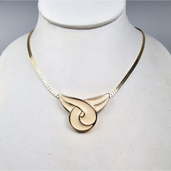 RARE VINTAGE SIGNED TRIFARI ENAMELED 16" NECKLACE NWT NOS EXCELLENT CONDITION - Picture 5 of 9